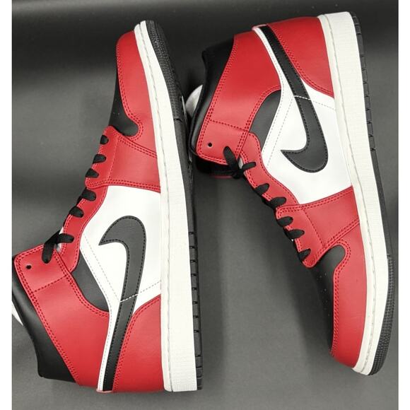 Size 13 - Jordan 1 Mid Chicago Black Toe 2020 554724-069 - Picture 8 of 16